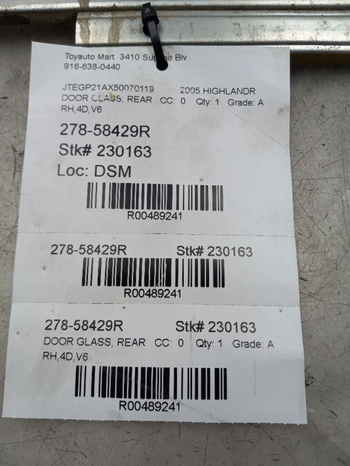 01-07 TOYOTA HIGHLANDER PASAJERO PUERTA TRASERA DERECHA CRISTAL 68113-48070 Foto 3 de 4