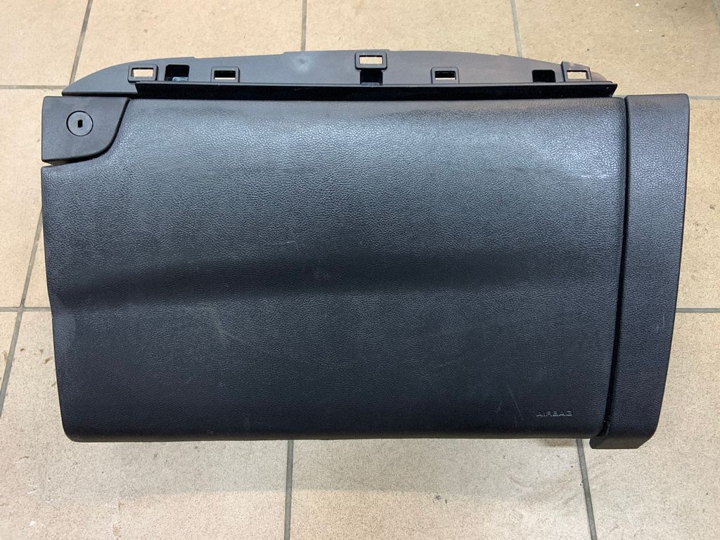 Ford Edge II 2017 Front Right Glove Box Complete FT4BR06008A MON2027