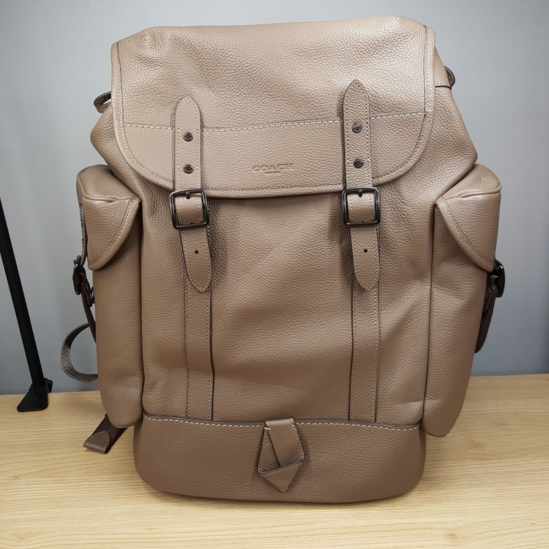 COACH Mens Hitch Backpack Pebbled Leather Suede Lining in 
