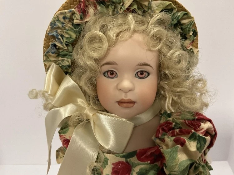 ULTRA RARO Muñeca Lawton Días de Verano Centro de Mesa LE 25 1er Gremio de Coleccionistas FIRMADO Foto 2 de 4