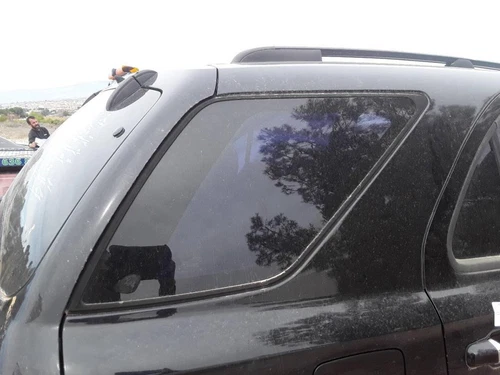 Acquista Cerniera per finestra in vetro portellone posteriore destra e sinistra per Ford Escape per Mercury Mariner 2.5L 3.0L 08-11 8L8Z78420A68C 8L8Z78420A68D in Italia a partire da 7.12