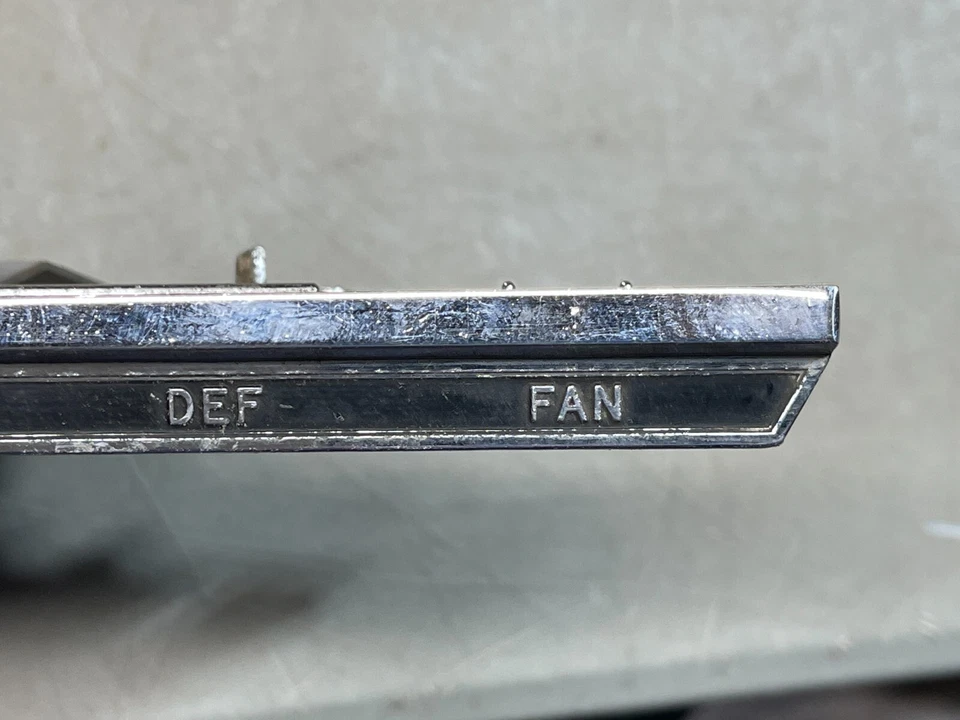 Dodge Charger 1968 control de calefacción sin aire acondicionado 68 solo un bonito cromo pero necesita TLC Foto 4 de 4