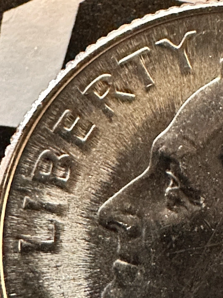 Moneda de diez centavos Roosevelt 2015-P 10c con errores importantes única coleccionable Foto 3 de 4