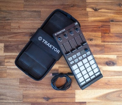 Native Instruments Traktor Kontrol F1   DJ Controller inkl. Tasche & USB-Kabel