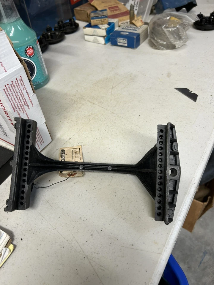 1974-77 NOS Ford Pinto Courier B1600 Mercury Bobcat BATTERY HOLD DOWN TOP CLAMP - Image 3 of 4