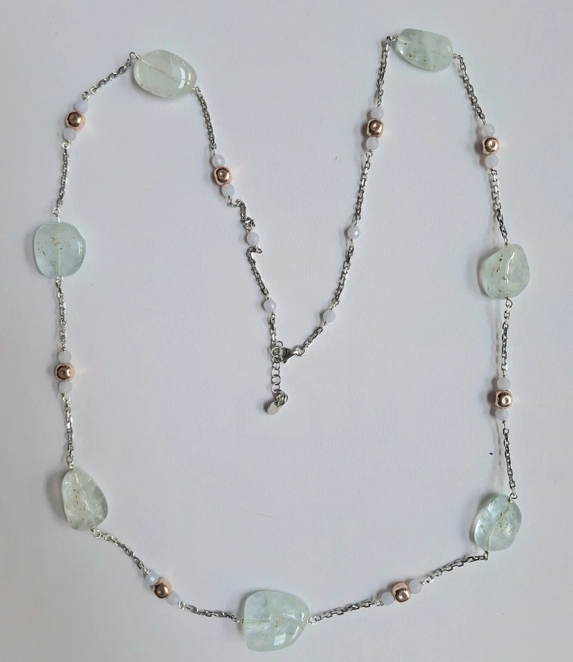 collana in argento 925 con acquamarina, calcedonio e cubi laminati in oro rosa - Immagine 4 di 4