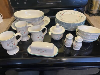 Pfaltzgraff Winterberry Holly Christmas Holiday 31pc Dish Set Service  Dishes Etc