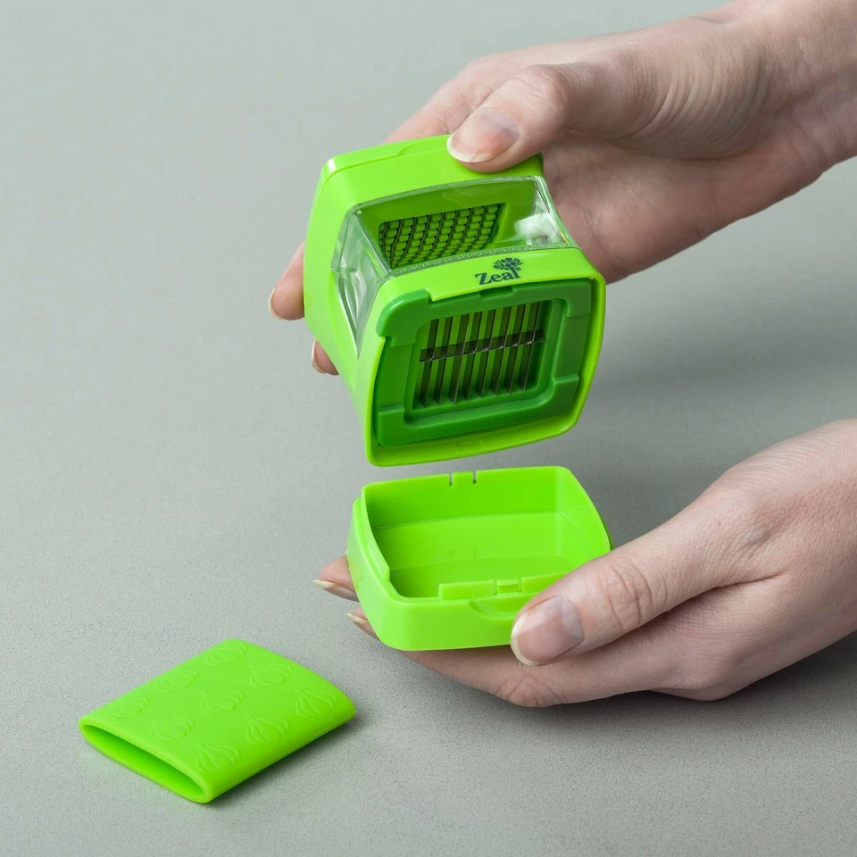 Zeal Garlic Press Dicer, Chopper, Crusher, Squeezer. Complete with Garlic Peeler - Image 3 of 4