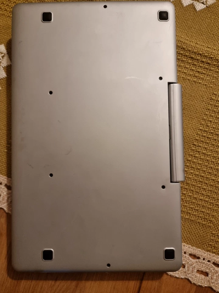 Jumper EZpad Pro 6 2in1 Tablet/Laptop 11.6" 4GB RAM 64GB SSD - **FAULT** - Image 3 of 3