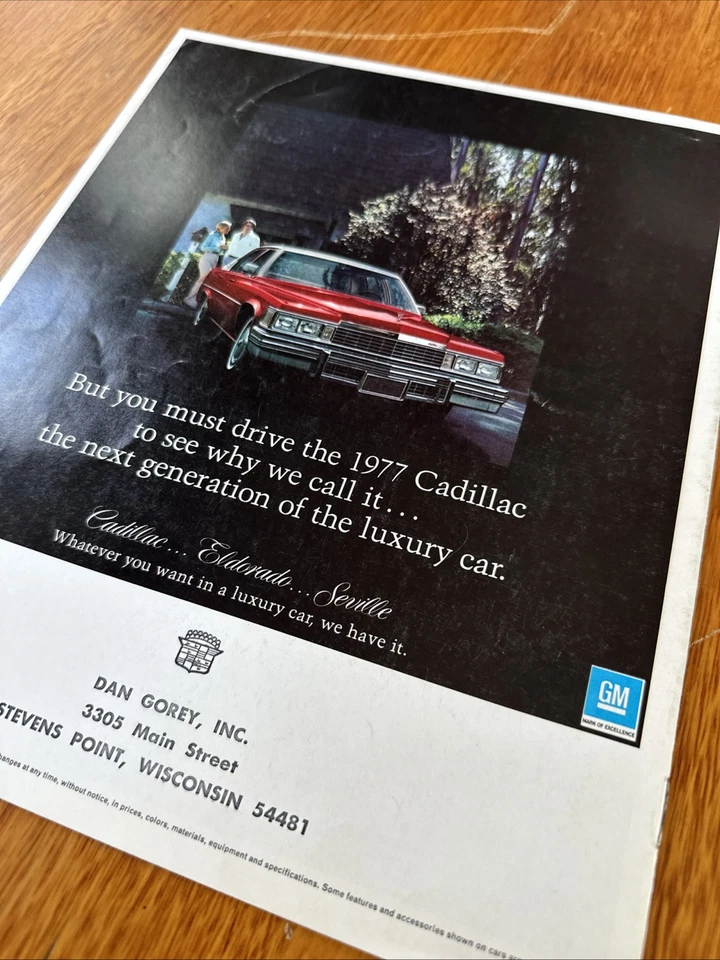Cadillac 1977 Vintage US Sales Brochure Original  - image 2 of 4