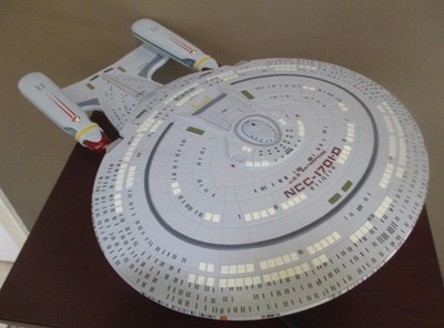 DIAMOND SELECT Starship Legends Star Trek Enterprise NCC-1701-D Ship RARE ''L/N''
