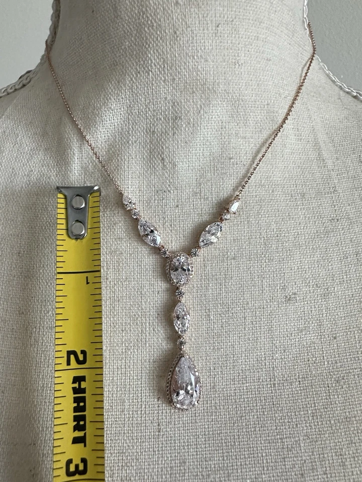 Collar Nadri Tono Oro Rosa con Colgante Lágrima Circonita Cúbica, Ajustable Foto 3 de 4