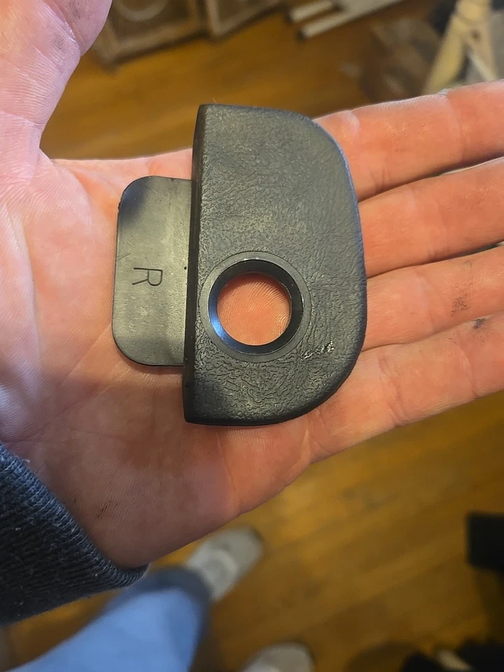 Chevrolet Malibu 1978-80 interior moldura clip bisel Eschutcheon 20059654 Rh OEM  Foto 2 de 3