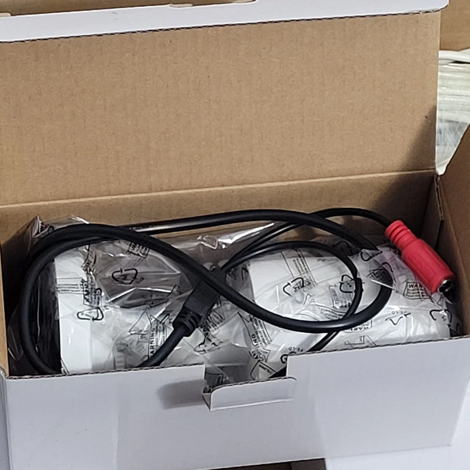 4 LaView LV-CBA3213 HD 1.3 MP Sensor 1000 TVL Analog Infrared Day/Night Camera - Image 2 of 4