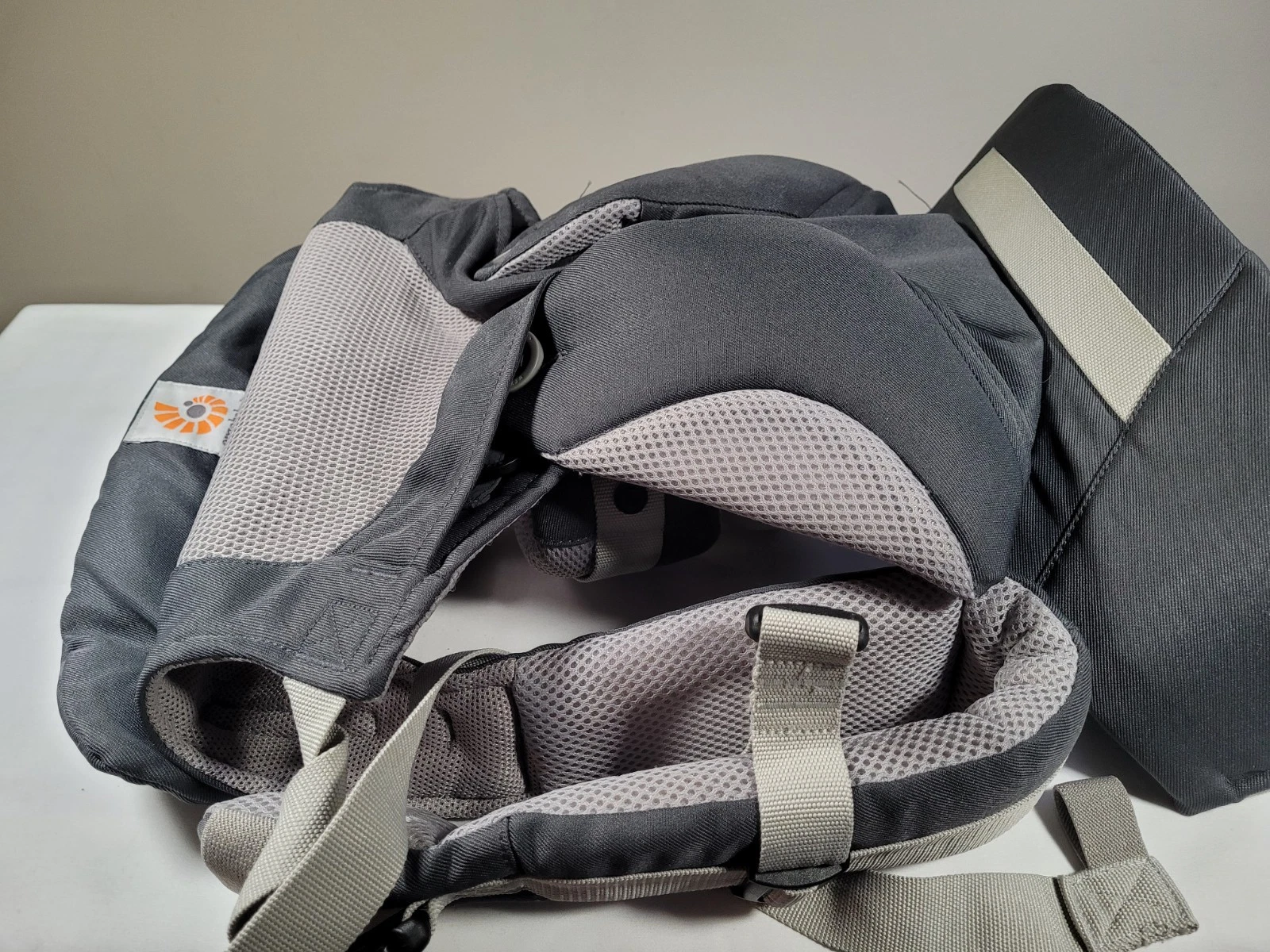 Ergobaby Omni 360 Cool Air Mesh Ergonomic Baby Carrier Grey
