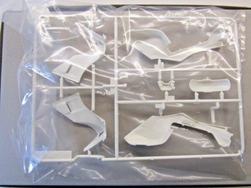 Tamiya 1:12 Scale Suzuki RG250 Gamma Sprue A White 👀Parts👀Only From Kit #14029 - Picture 3 of 3