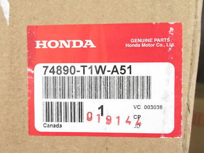 Genuine OEM Honda 74890-T1W-A51 Rear License Garnish Trim 2015