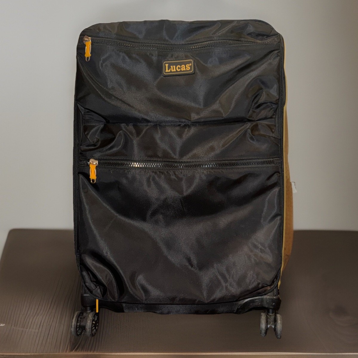 28 Inch Suitcase Lucas Luggage Website: Ultralight Hard Shell - Main Image