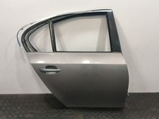 Porte arrière et accessoires BMW 535