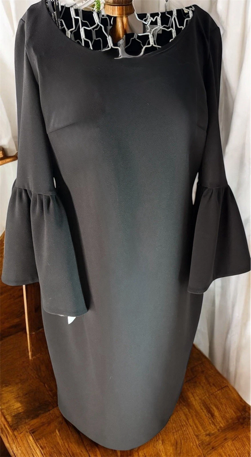 Black Dress Bell Sleeve Sz 10 Business Woman Wednesday Adams Goth Dark Fairy
Opens in a new window o