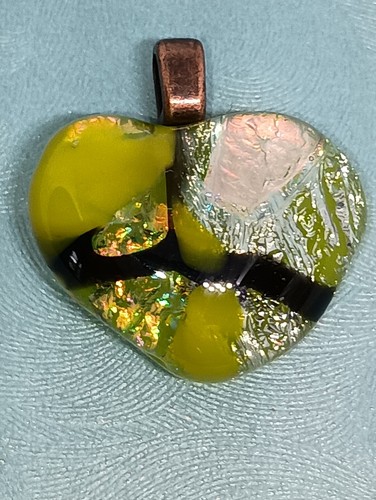 Hand Crafted Dichroic Fused Glass Small Heart Pendant #1138 - Picture 4 of 5