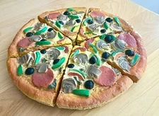 REALISTIC FAKE PRETEND PLAY FOOD PIZZA HUT ● 6 SLICE SUPREME DEEP DISH PIZZA EXC