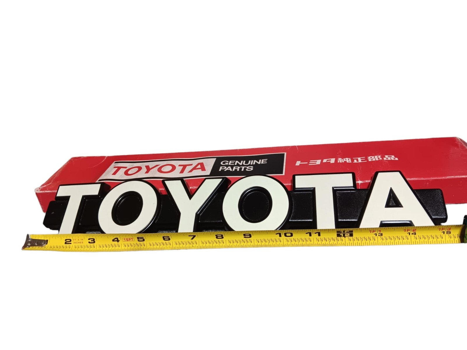 TOYOTA LAND CRUISER BJ60 HJ60 FJ60 FRONT GRILL EMBLEM OEM