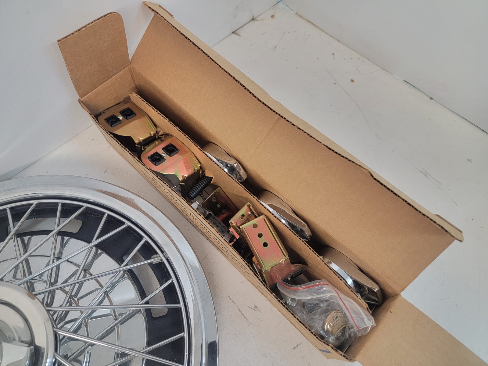 Set of (4) Vintage NOS DelMet 14inch Locking Wire Wheel Covers