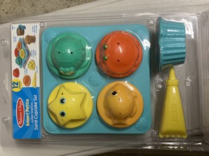 melissa and doug sand cupcake set