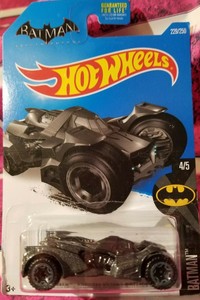 arkham knight batmobile hot wheels