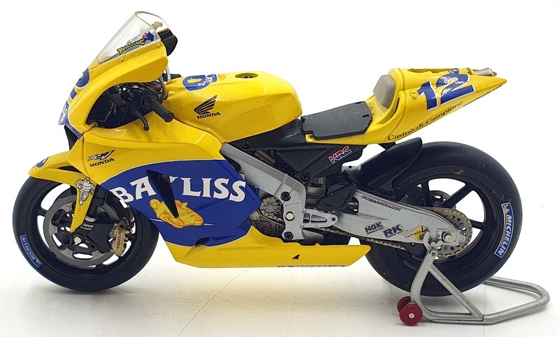 Minichamps 1/12 Scale 122 051012 - Honda RC211V Camel T.Bayliss 2005 | eBay