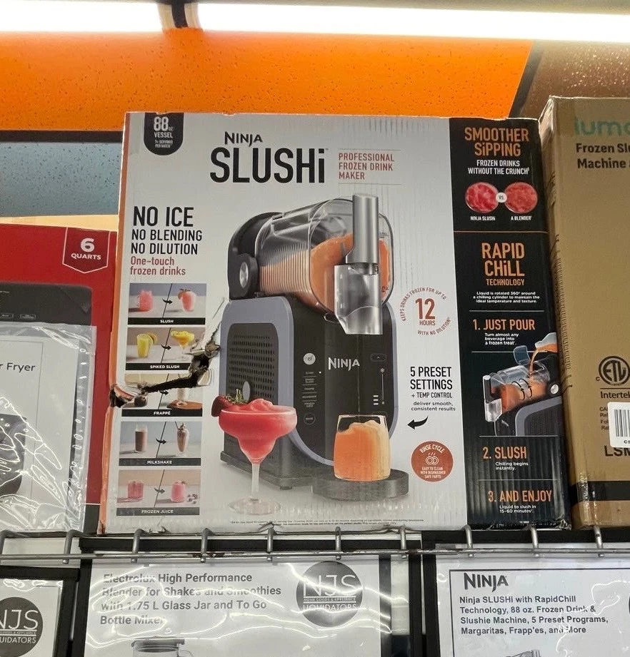 NEW Ninja SLUSHi Professional Frozen Drink Slushie Machine Black FS301