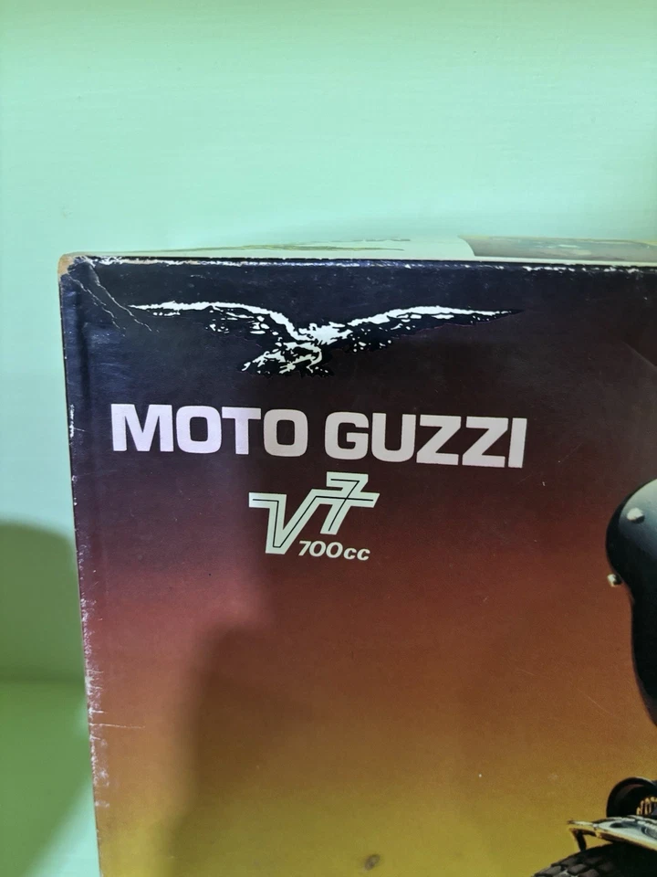 Moto Guzzi V7 Carabinieri Scala 1:9 - Immagine 4 di 4