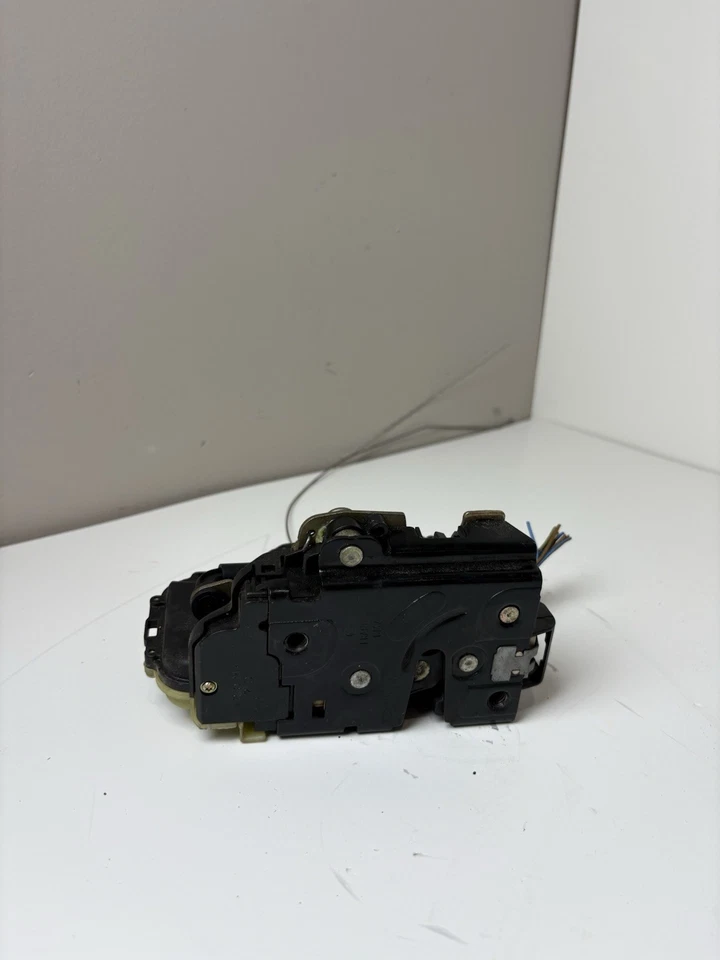 Actuador de pestillo de puerta Porsche Boxster 1999 OEM Foto 4 de 4