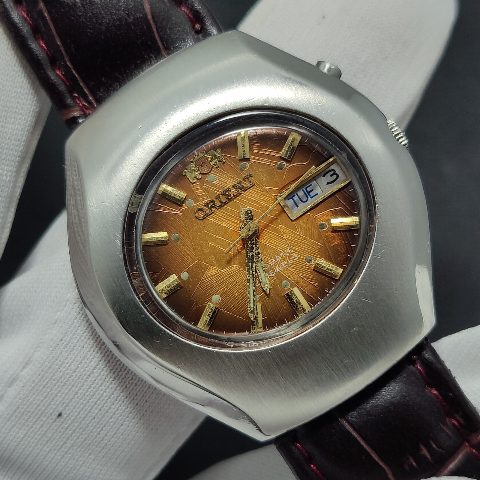 Vintage Orient Automatic ''Rust Orange Dial'' Day… - image 2
