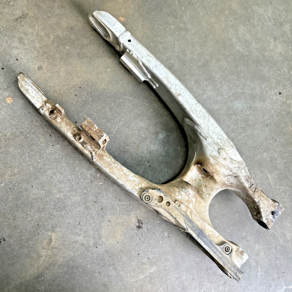 Yamaha YZ125 YZ250 2002 YZ426F WR250F WR426F brazo oscilante 5ny-22110-00-00 Foto 3 de 4