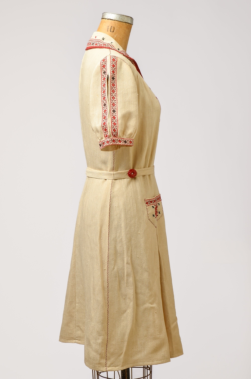 1920s Hungarian Hand Embroidered on Linen Cotton … - image 3