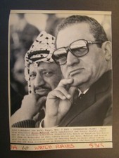 AP Wire Press Photo 1993 Egypt Pres Hosni Mubarak & Yasser Arafat interest plane