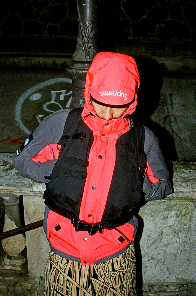 Supreme x The North Face RTG Jacket + Vest (Size XL) Bright Supreme x The North Face RTG Jacket + Vest (Size XL) Bright