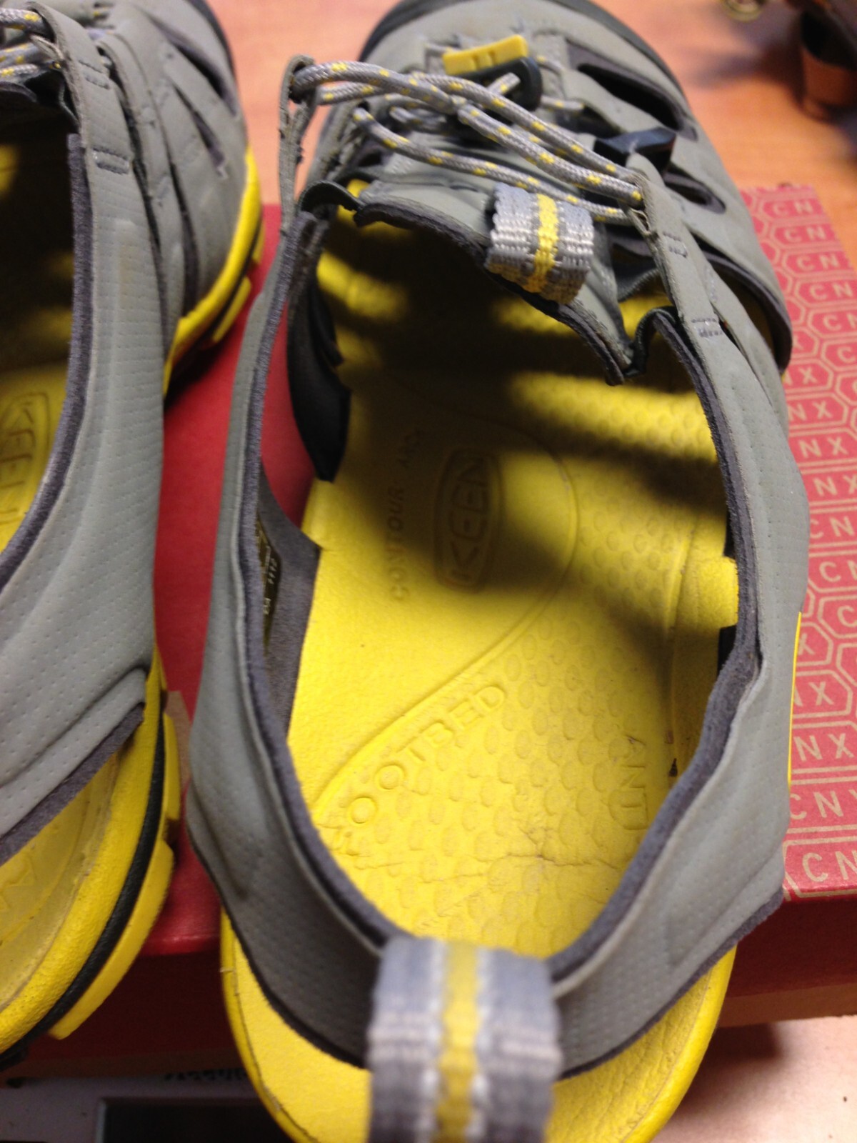 Sandali da trekking impermeabili Keen da uomo Cascade CNX taglia 8 stile #1009038