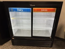 True GDM-41SL-48-HC-LD 46" Two Section Glass Door Merchandiser *TESTED*