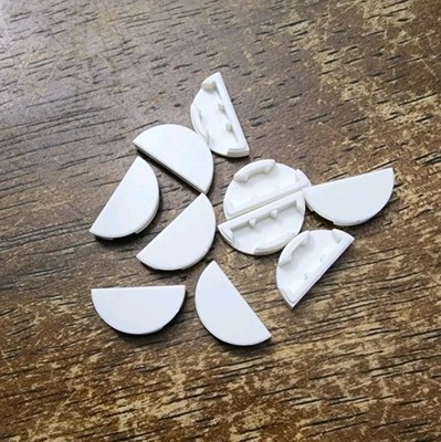 LEGO White Tile, Round 1 x 2 Half. QTY 10. Part No. 1748.