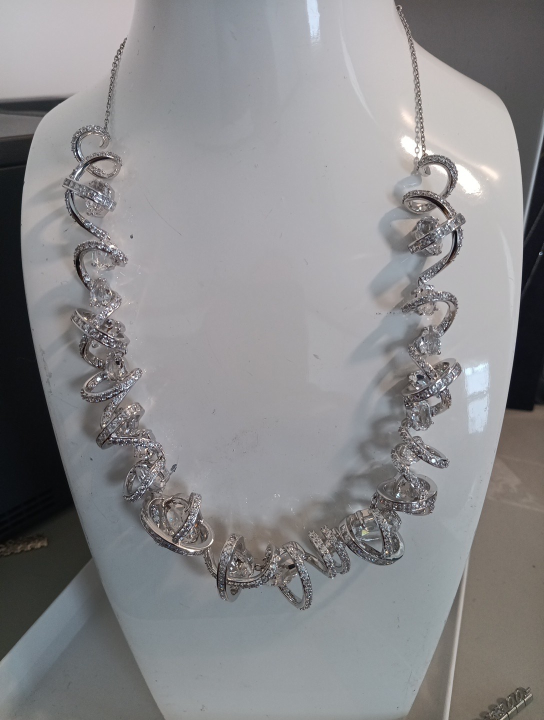 Swarovski Hyperbola Necklace  Silver/editorist Collections 100% authentic New