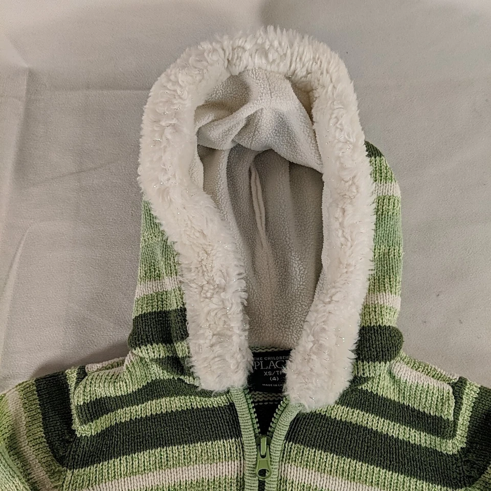 Sudadera con capucha tejida verde a rayas The Children's Place suéter ribete de piel capucha niña XS 4 Foto 2 de 4