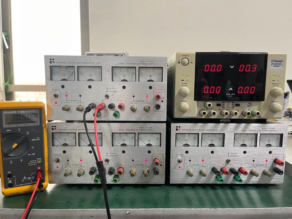 Toward 6303D , TPS-4000 Dual Tracking DC Power Supply - Image 3 of 4