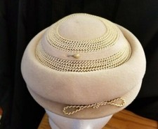 Vintage 40's Beige Ladies Genuine Velour Hat, Saucer or Bubble Style EUC