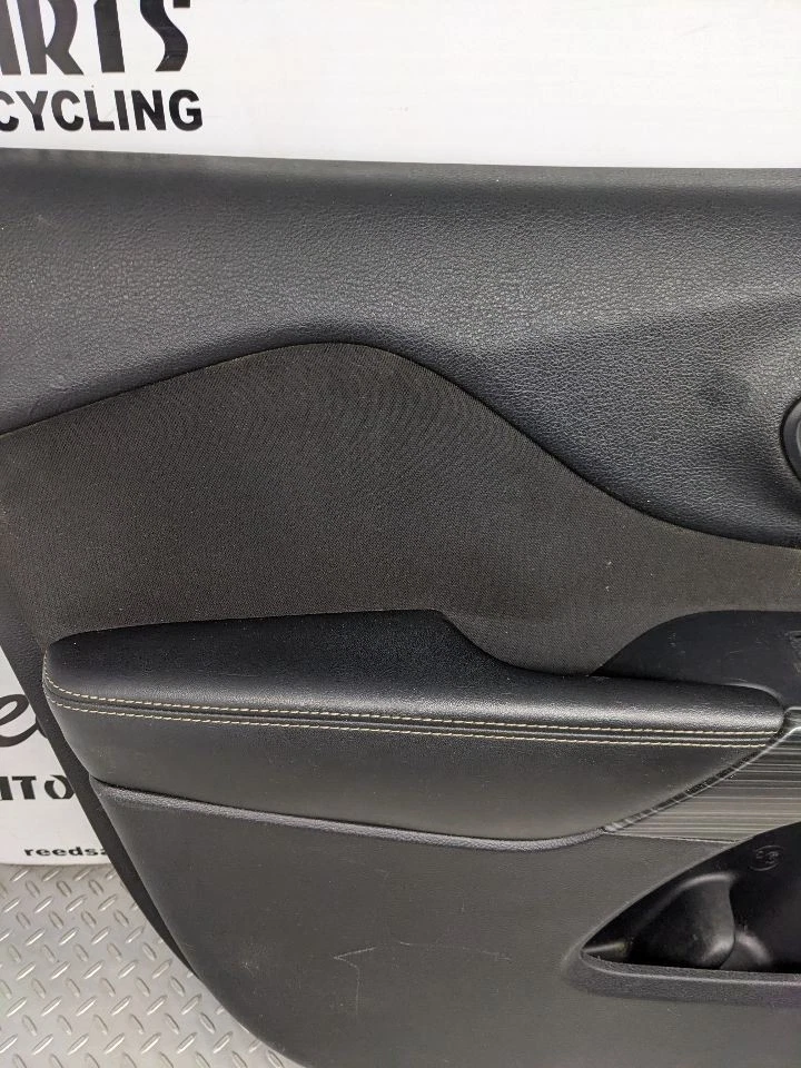 Panel de moldura de puerta delantera izquierda Jeep Cherokee 2015-2018 1162956 Foto 4 de 4