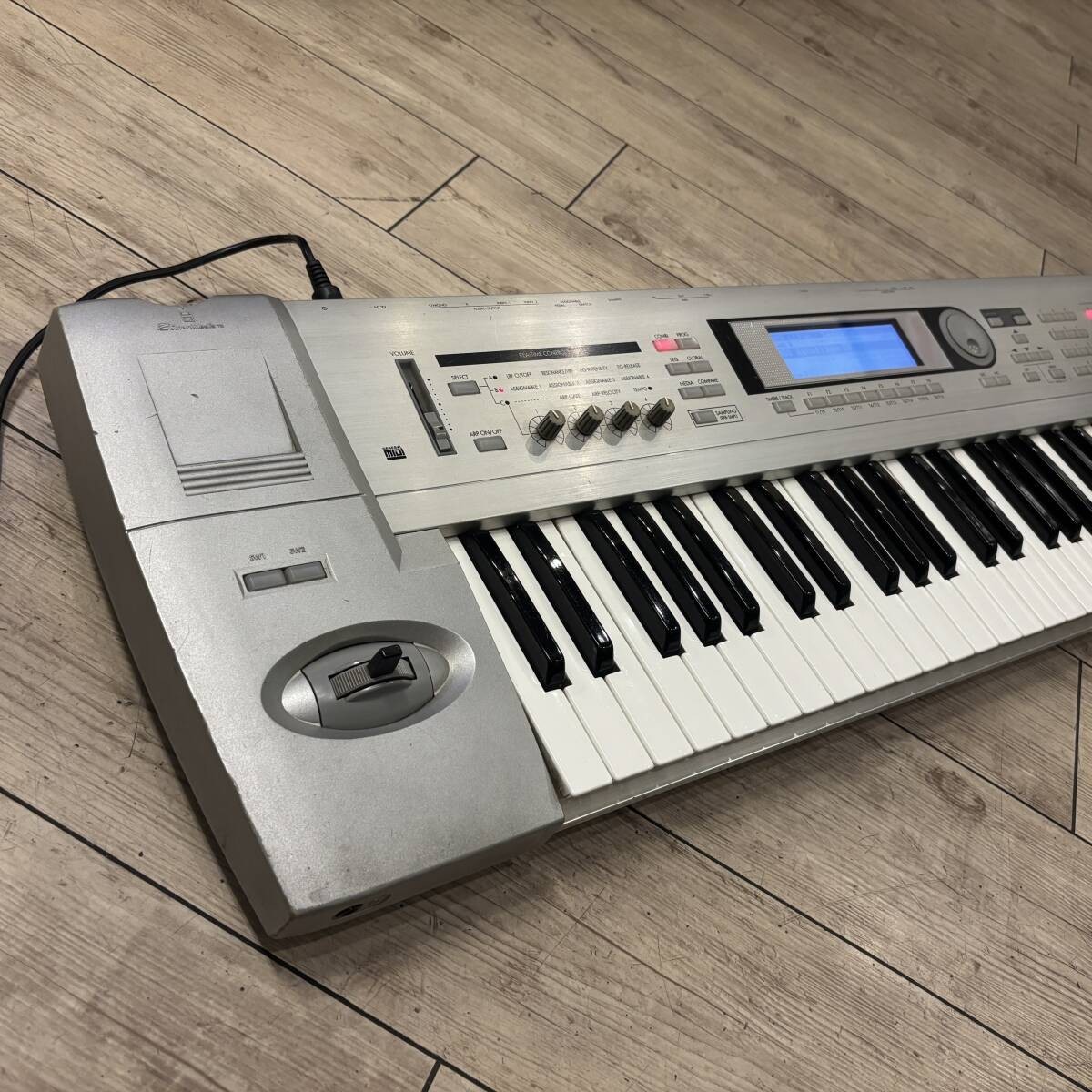 KORG TRITON Le 61鍵盤 音出し確認済 Korg TRITON 61鍵盤 Music Workstation
