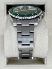 2018 Rolex Submariner “Hulk” 40mm 116610LV Green Dial 3