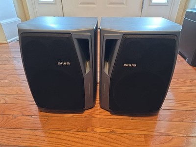 Aiwa SX-NA34 Pair of 3 Way Speakers. Very good conditi and sound Great!